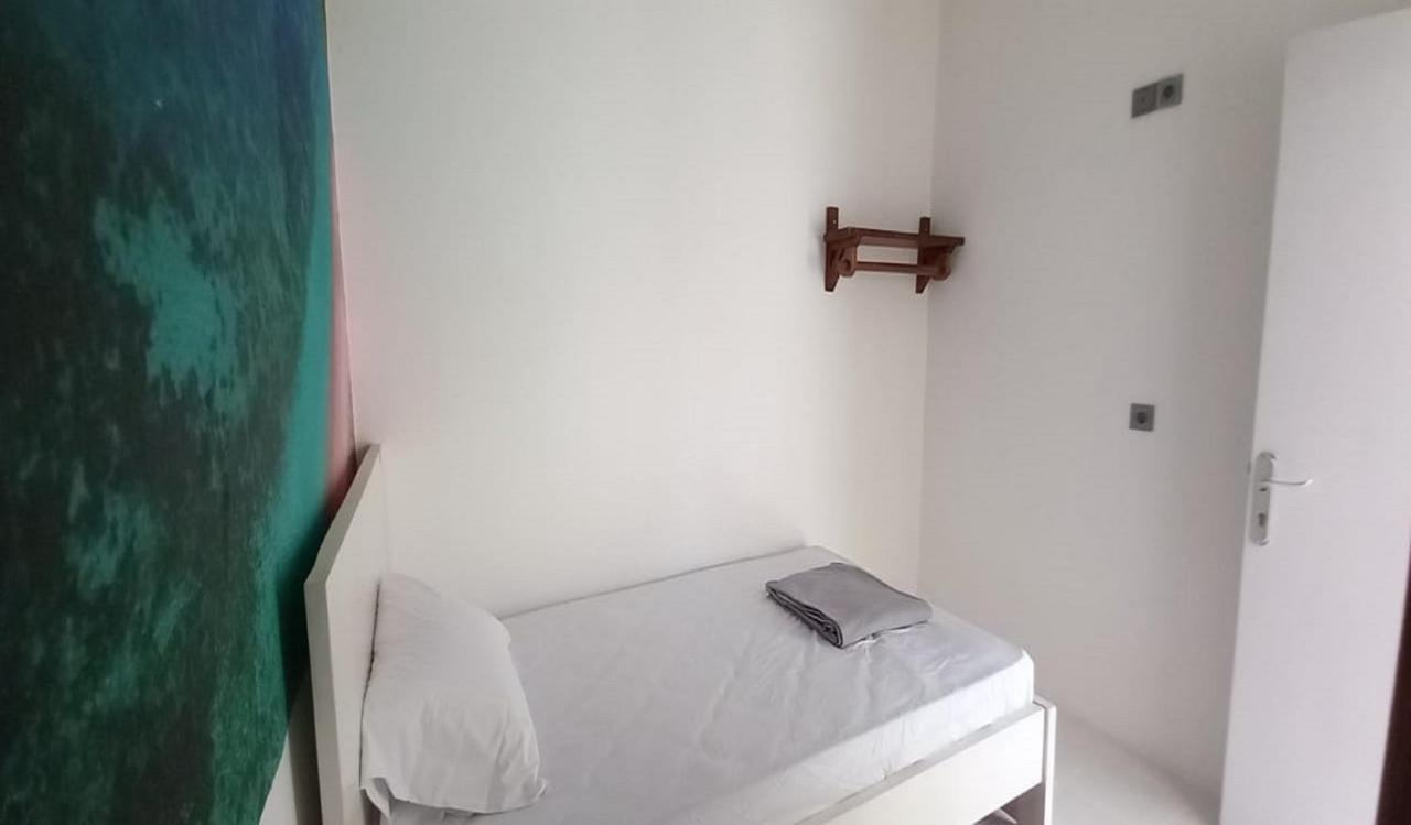 Oyo 90974 Homestay Golo Koe Sejahtera Labuan Bajo Exterior foto