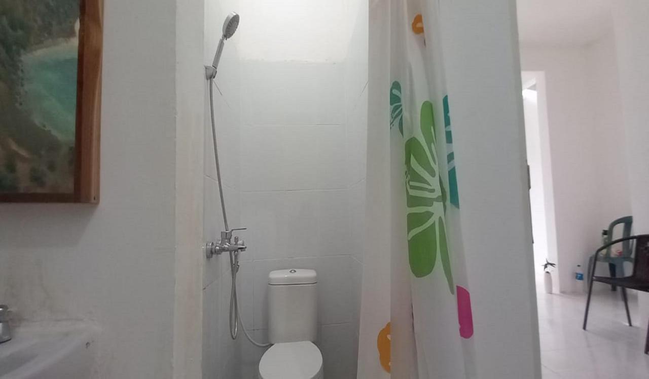Oyo 90974 Homestay Golo Koe Sejahtera Labuan Bajo Exterior foto