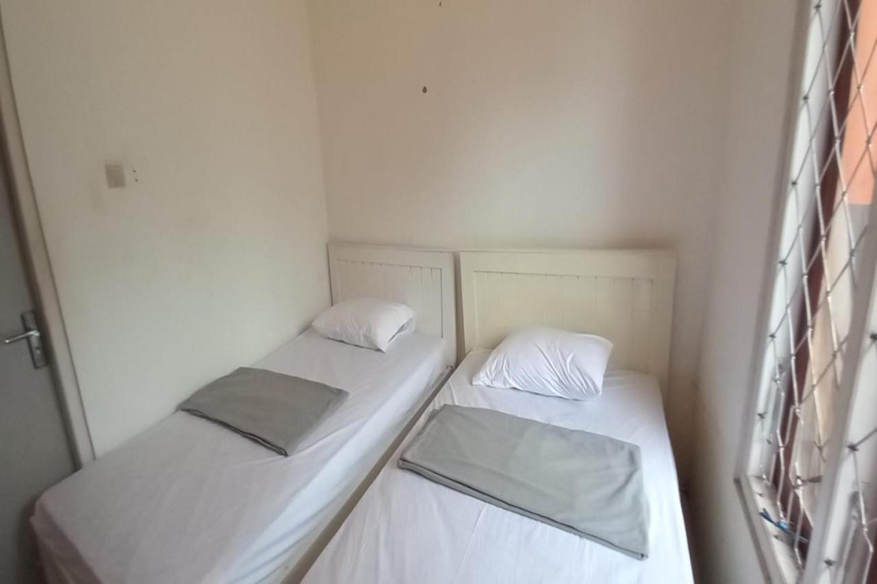 Oyo 90974 Homestay Golo Koe Sejahtera Labuan Bajo Exterior foto